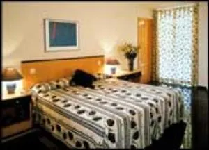 Aparhotel Bulevar ホテル 3*